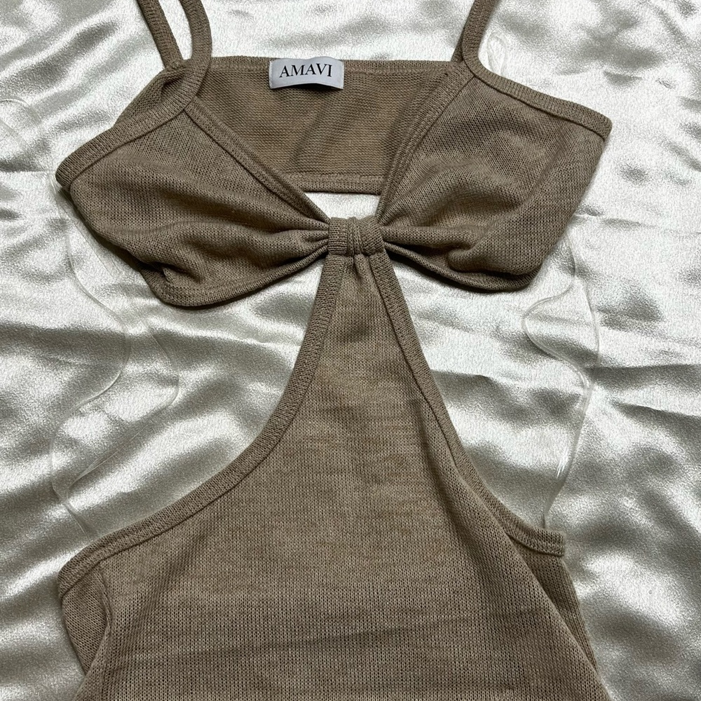 PERFECT TOP FOR A TROPICAL VACATION!